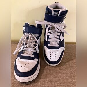 Nike youth size 6 sneakers blue & white